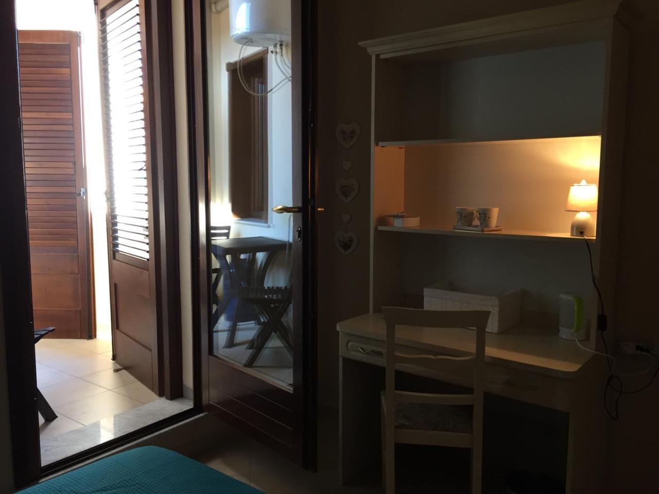 Sardinia Re Guest House Сассарі Екстер'єр фото