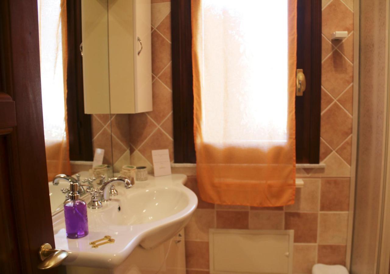 Sardinia Re Guest House Сассарі Екстер'єр фото